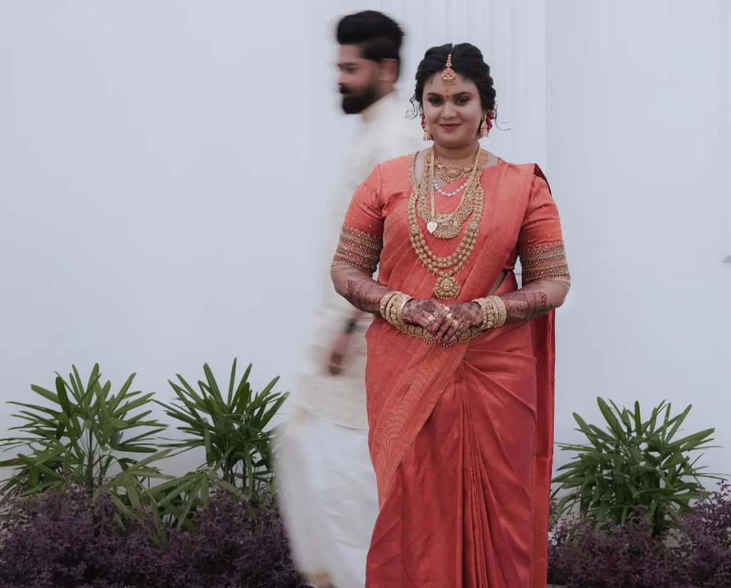 eight-hour wedding photography, Bangalore couples posing for photo